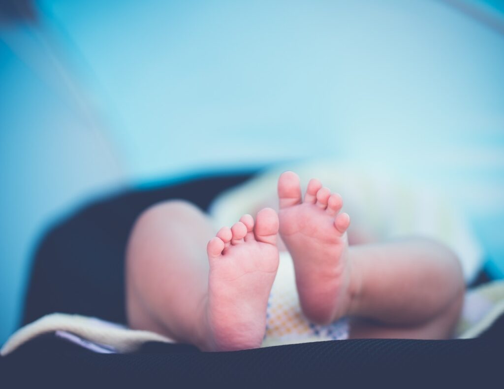 baby, feet, newborn-1867222.jpg